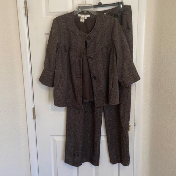 Brown tweed suit - Picture 1 of 6